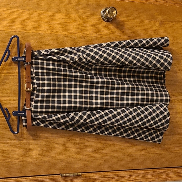 Double Zero Black and Ivory checked skirt - Picture 2 of 9